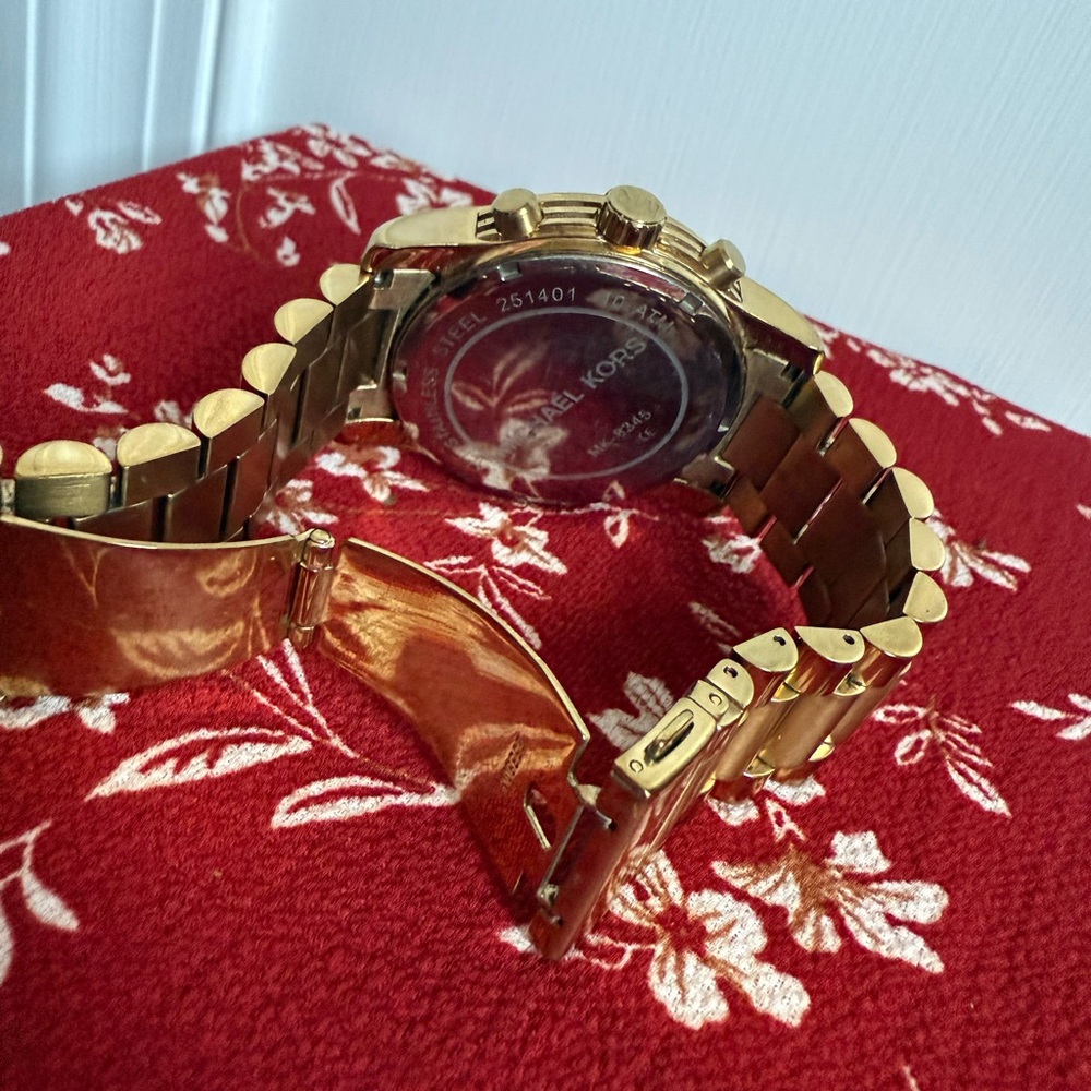 Michael Kors Gold Chronograph Watch - Picture 5 of 6